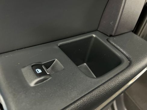 Used 2024 Ford Expedition XLT image 17