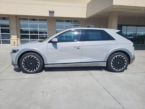 Used 2024 Hyundai Ioniq 5 Limited AWD/4WD image 2