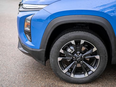 Used 2025 Chevrolet Equinox RS w/ Safety and Technology Package FWD image 9