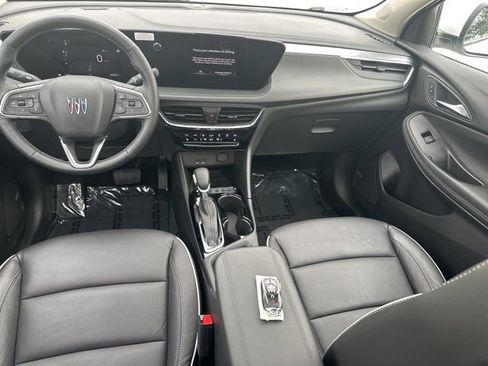 Used 2025 Buick Encore GX Avenir w/ Avenir Technology Package image 15