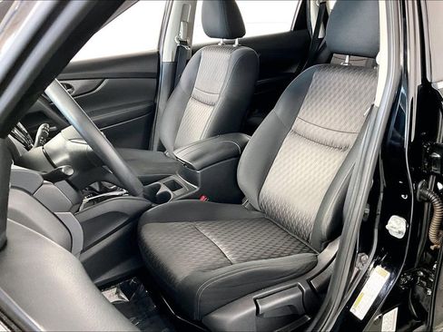 Used 2018 Nissan Rogue S image 25