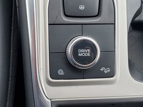 Used 2023 Ford Explorer XLT w/ Equipment Group 202A AWD/4WD image 23