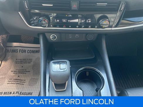 Used 2023 Nissan Rogue SL w/ SL Premium Package FWD image 12
