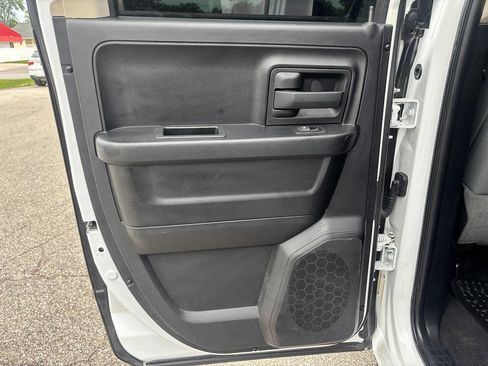 Used 2016 RAM 1500 Express RWD image 18