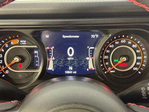 Used 2024 Jeep Wrangler Unlimited Rubicon AWD/4WD image 22
