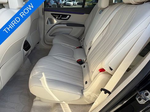 Used 2023 Mercedes-Benz EQS 580 4MATIC SUV image 31