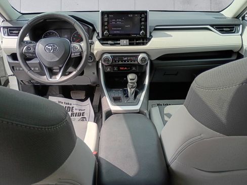 Used 2019 Toyota RAV4 XLE AWD/4WD image 11