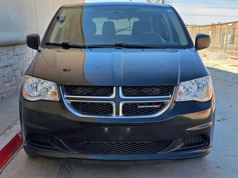Used 2018 Dodge Grand Caravan SE image 9