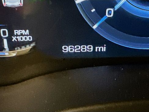 Used 2018 Cadillac Escalade Luxury image 19