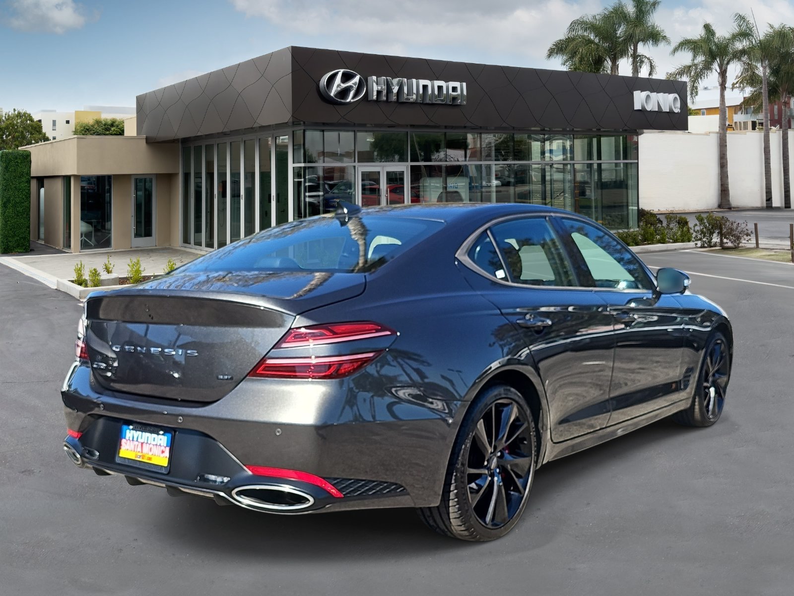 Used 2023 Genesis G70 3.3T w/ Sport Prestige Package RWD image 3