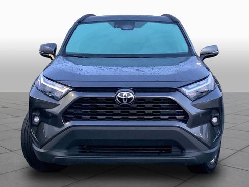 Used 2023 Toyota RAV4 XLE Premium FWD image 4