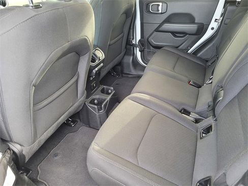 Used 2023 Jeep Gladiator Overland image 13