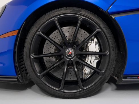 Used 2018 McLaren 570S Spider image 10