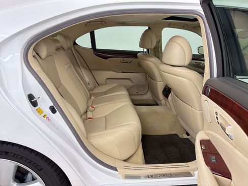 Used 2012 Lexus LS 460 L w/ Rear Seat Upgrade Pkg RWD image 28