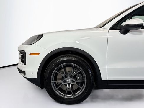Certified 2026 Porsche Cayenne AWD/4WD image 28