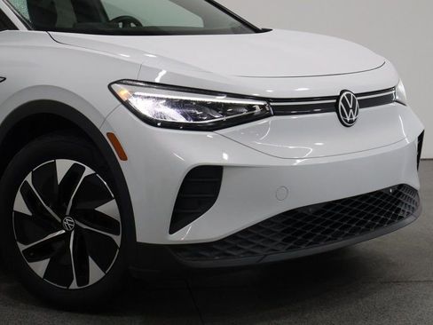 Used 2022 Volkswagen ID.4 Pro image 3