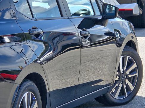 Used 2023 Nissan Versa SV image 16