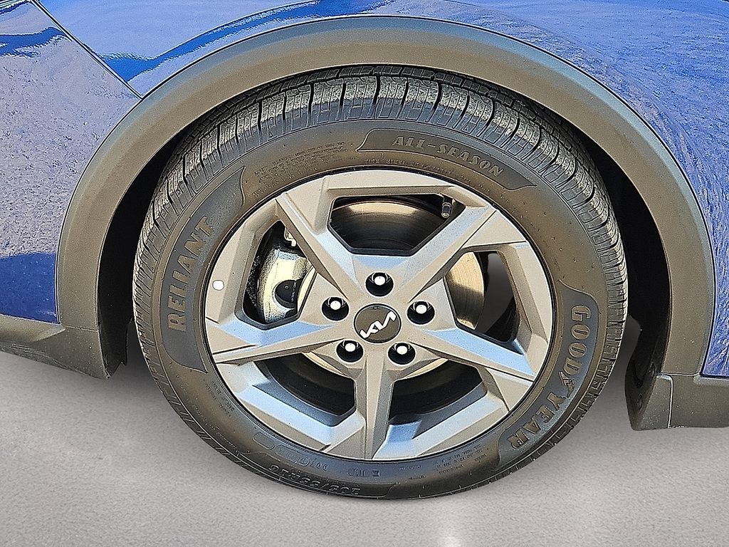 Used 2025 Kia K4 FWD image 13