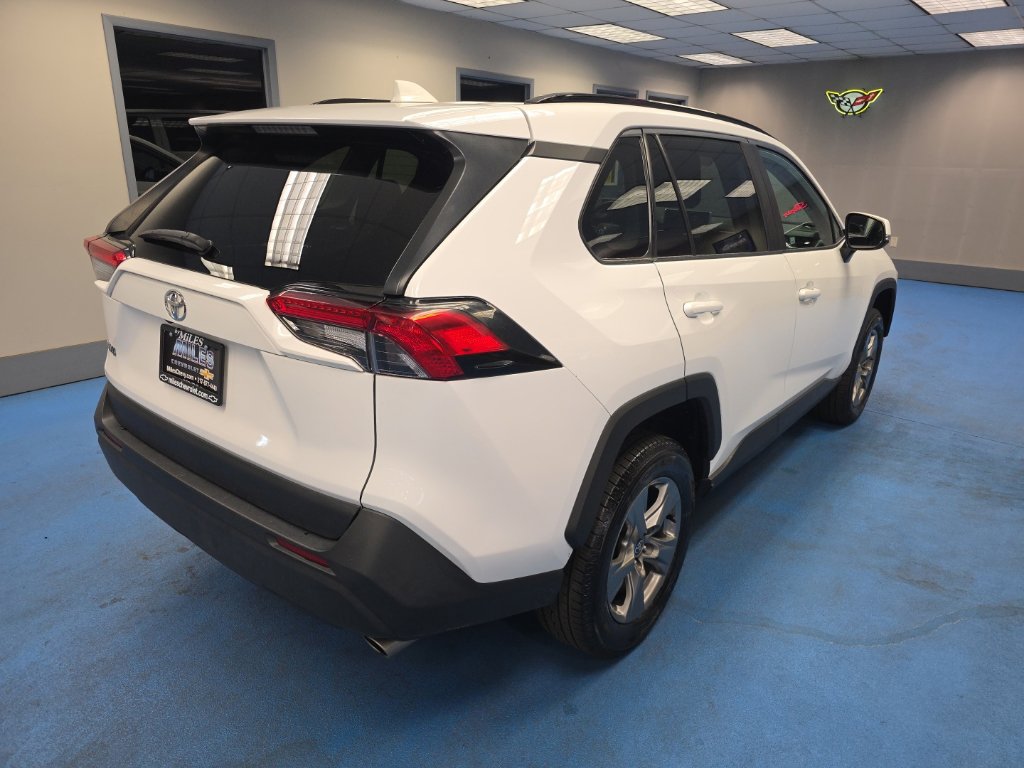 Used 2024 Toyota RAV4 XLE FWD image 3