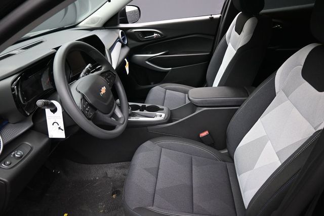 New 2026 Chevrolet Trax LS FWD image 9