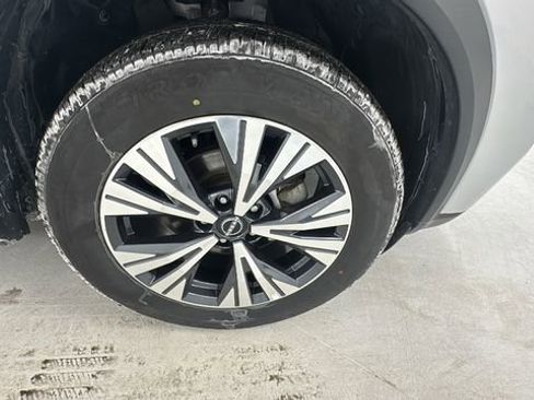 Certified 2023 Nissan Rogue SV AWD/4WD image 9
