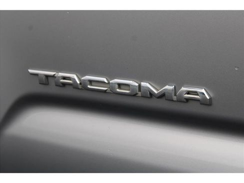 Used 2017 Toyota Tacoma SR5 w/ Tow Package image 30