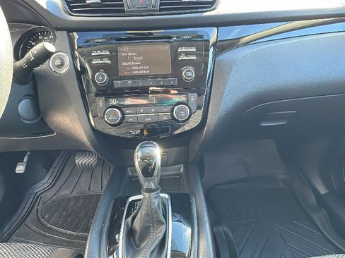 Used 2018 Nissan Rogue Sport SV image 20