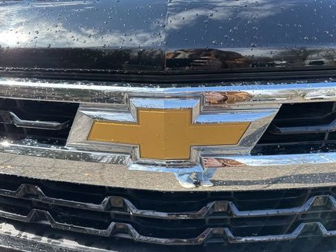 Used 2022 Chevrolet Silverado 1500 LT AWD/4WD image 9