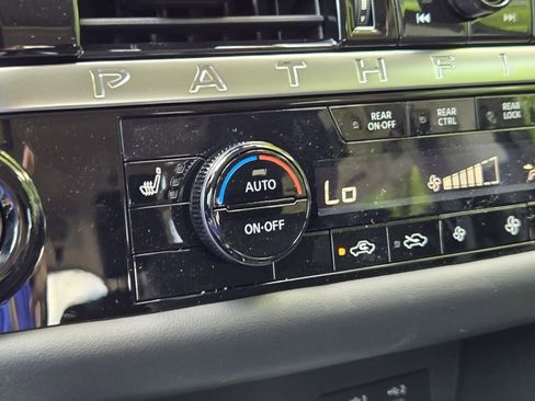 New 2026 Nissan Pathfinder SL w/ SL Premium Package FWD image 18