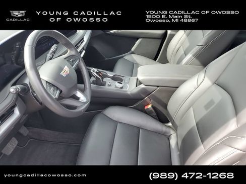 Used 2024 Cadillac XT4 Premium Luxury w/ Cold Weather Package AWD/4WD image 7
