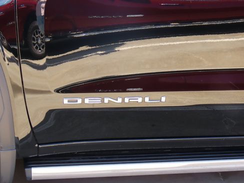 Used 2024 GMC Sierra 1500 Denali w/ Technology Package image 9