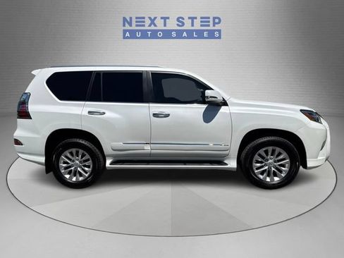 Used 2018 Lexus GX 460 Premium w/ Premium Package AWD/4WD image 9