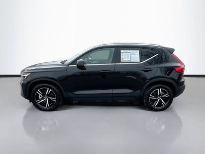 Used 2024 Volvo XC40 B5 Core