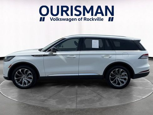 Used 2025 Lincoln Aviator Reserve AWD/4WD image 3