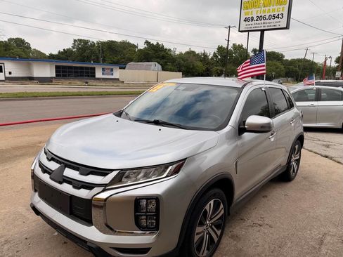 Used 2022 Mitsubishi Outlander Sport SE FWD image 1