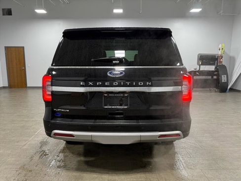 Certified 2022 Ford Expedition Platinum image 5