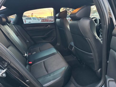 Used 2018 Honda Accord Sport image 31