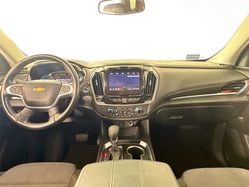 Used 2021 Chevrolet Traverse LT FWD image 3