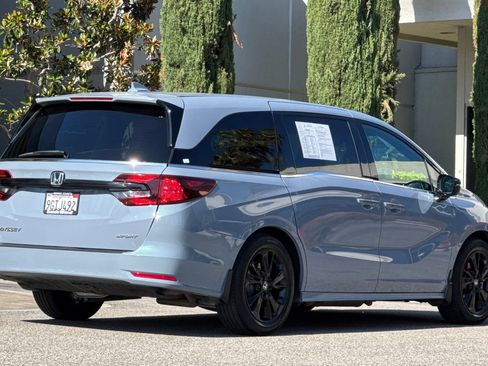 Certified 2023 Honda Odyssey Sport image 4