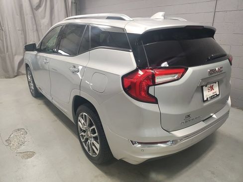Used 2022 GMC Terrain Denali w/ Denali Premium Package AWD/4WD image 20