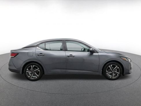 Used 2025 Nissan Sentra SV FWD image 10