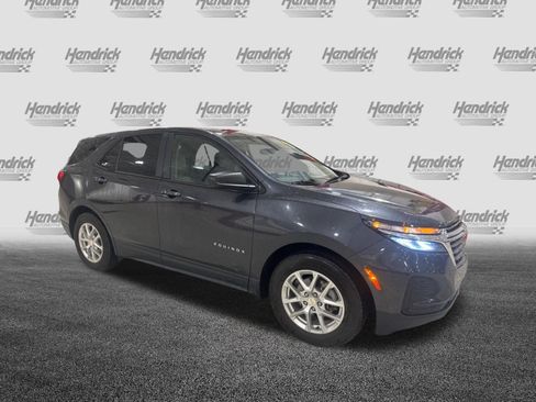 Used 2022 Chevrolet Equinox LS w/ LS Convenience Package FWD image 3