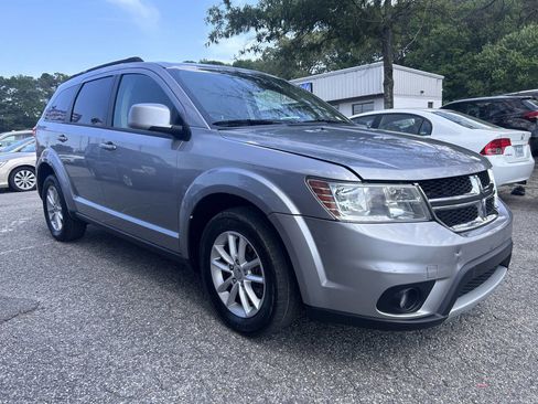 Used 2016 Dodge Journey SXT image 4