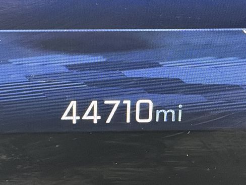 Used 2024 Chevrolet Traverse Z71 w/ Enhanced Driving Package image 5