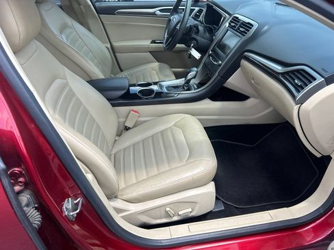Used 2013 Ford Fusion SE FWD image 13