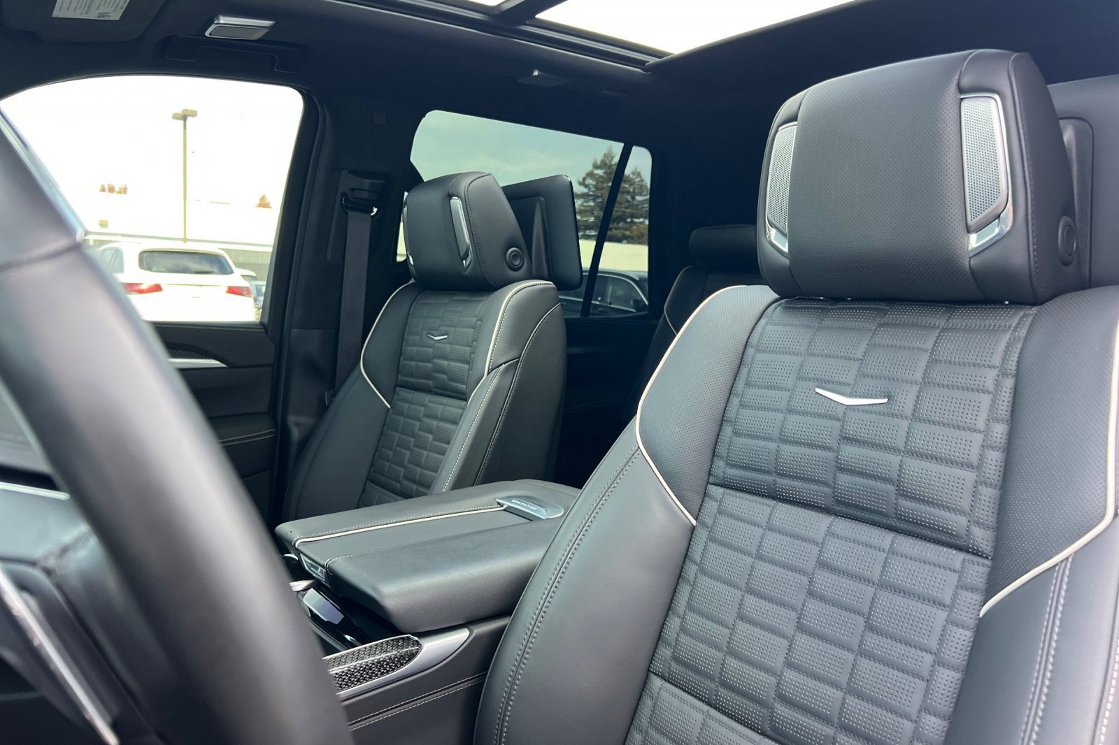 Used 2025 Cadillac Escalade V AWD/4WD image 30