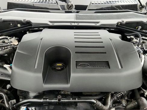 Used 2023 Land Rover Defender 90 SE image 26