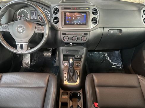 Used 2017 Volkswagen Tiguan S image 16