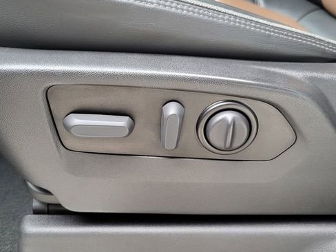 Used 2022 Chevrolet Silverado 1500 High Country w/ Z71 Off-Road Package image 15