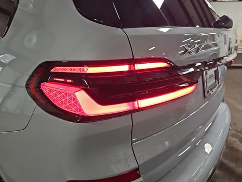 New 2026 BMW X7 xDrive40i w/ M Sport Package image 35